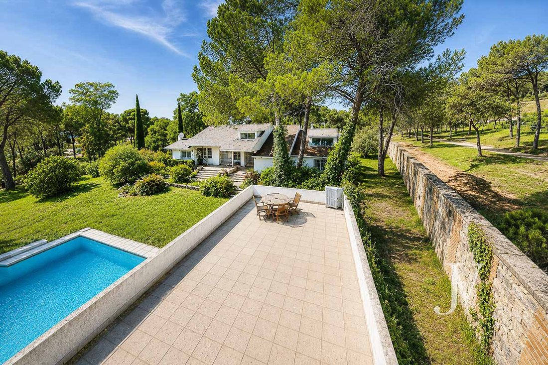 Villa in Somosaguas, Pozuelo de Alarcon, Comunidad de Madrid 2 - 18495264