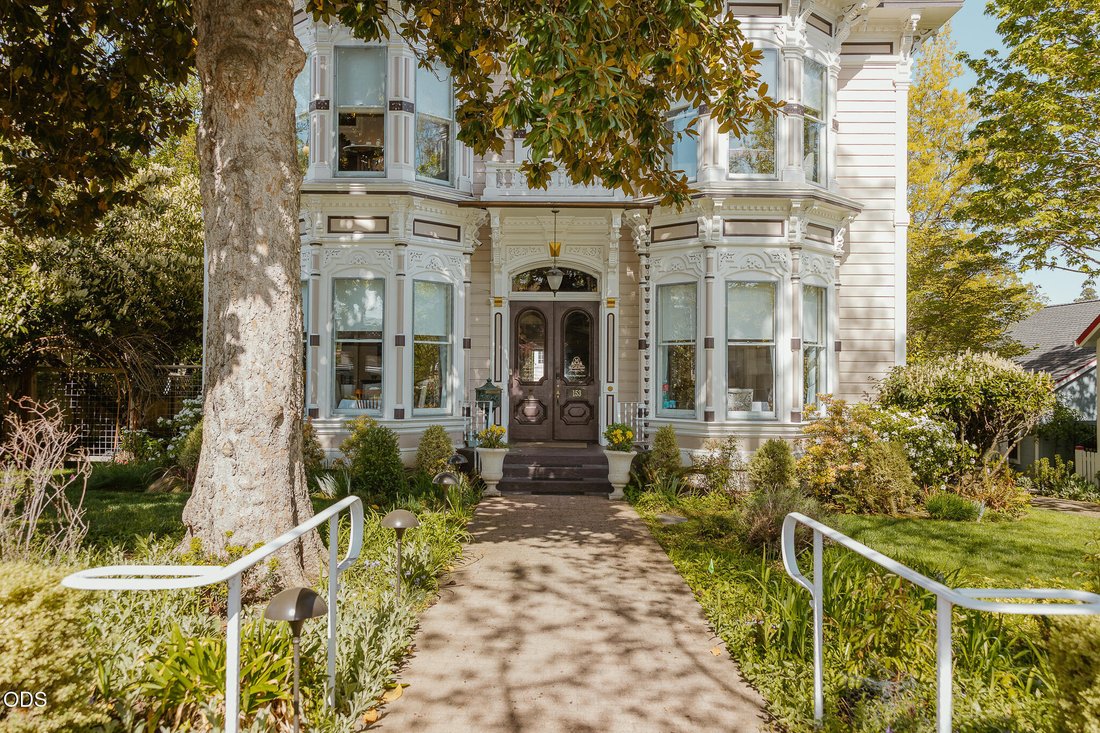 House in Ashland, Oregon, United States 2 - 18494420