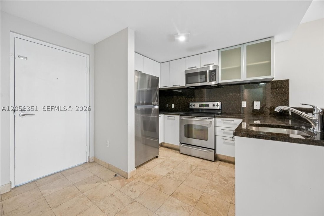 Condo in Miami, Florida, United States 4 - 18493455