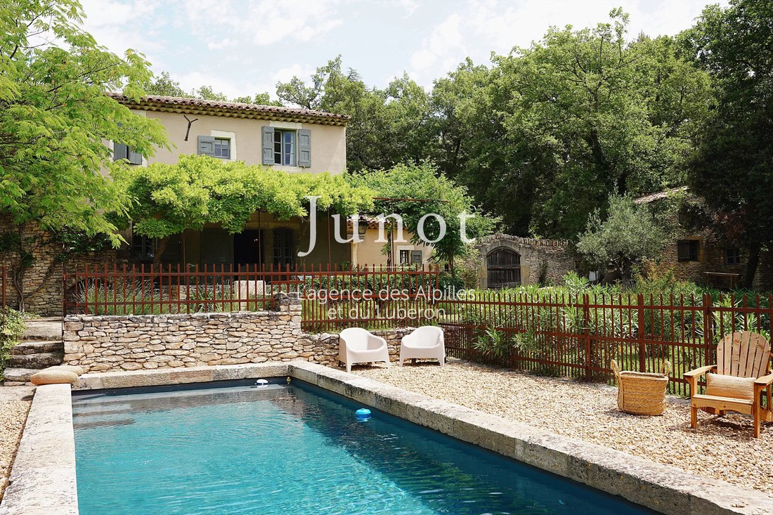Country House in Lacoste, Provence-Alpes-Côte d'Azur, France 1 - 17348812