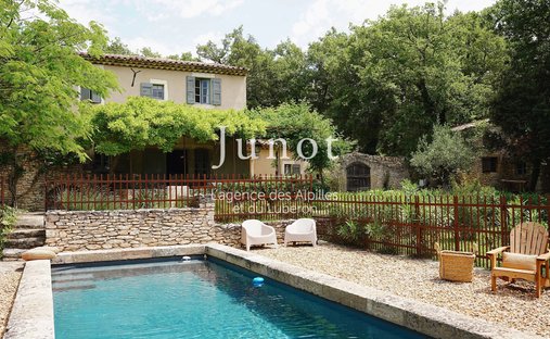 Country House in Lacoste, Provence-Alpes-Côte d'Azur, France 1