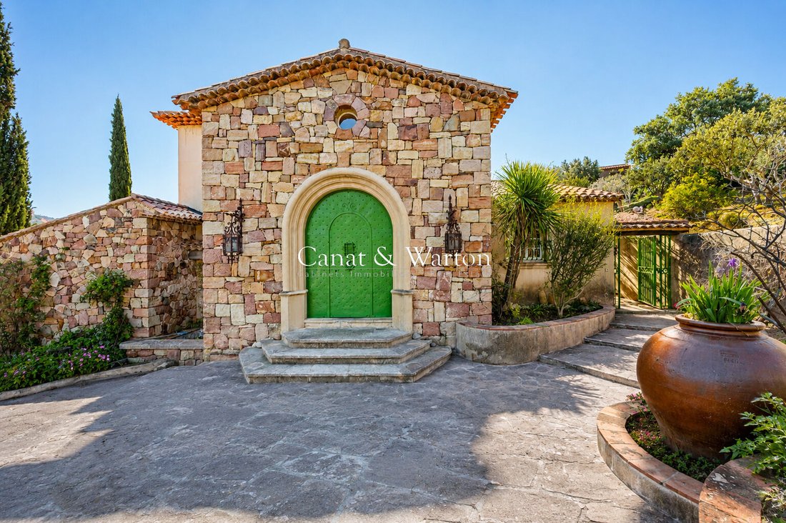 Villa in Le Dramont-Agay-Anthéor-Le Trayas, Saint-Raphaël, France 3 - 17488441