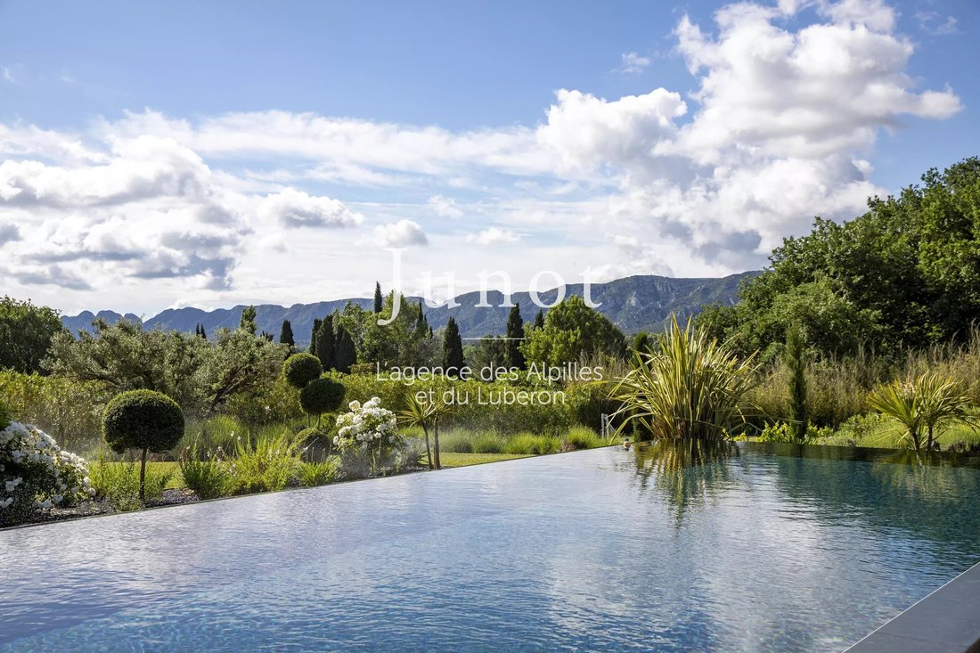 Villa in Saint-Rémy-de-Provence, Provence-Alpes-Côte d'Azur, France 1 - 17220870