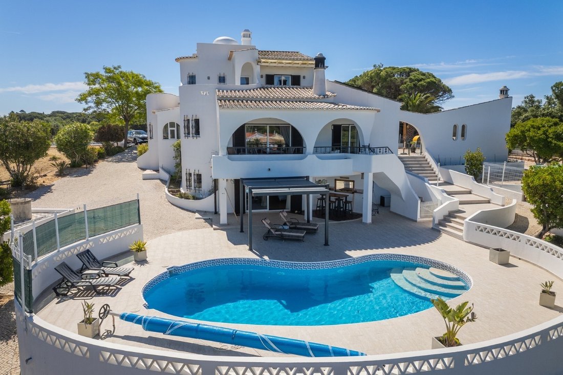 Villa in Lagoa e Carvoeiro, Algarve, Portugal 1 - 18062069