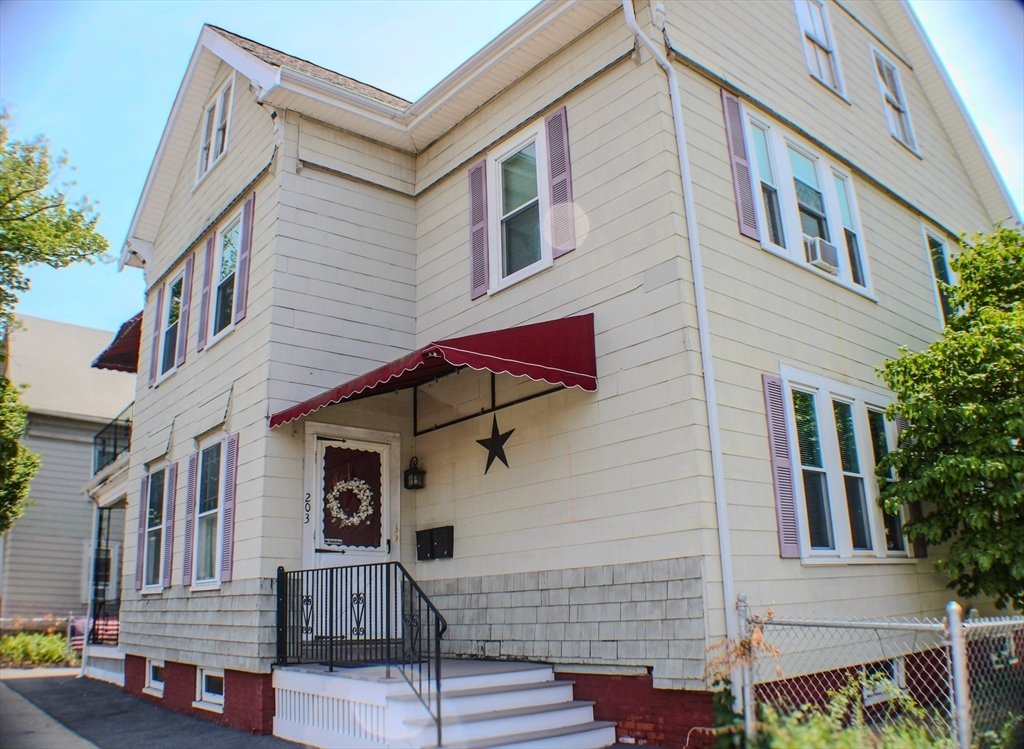 House in Malden, Massachusetts, United States 2 - 18495797