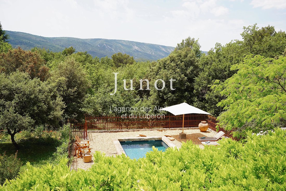 Country House in Lacoste, Provence-Alpes-Côte d'Azur, France 2 - 17348812