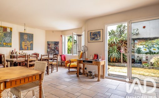 House in Henri Wallon, Bagneux, France 1