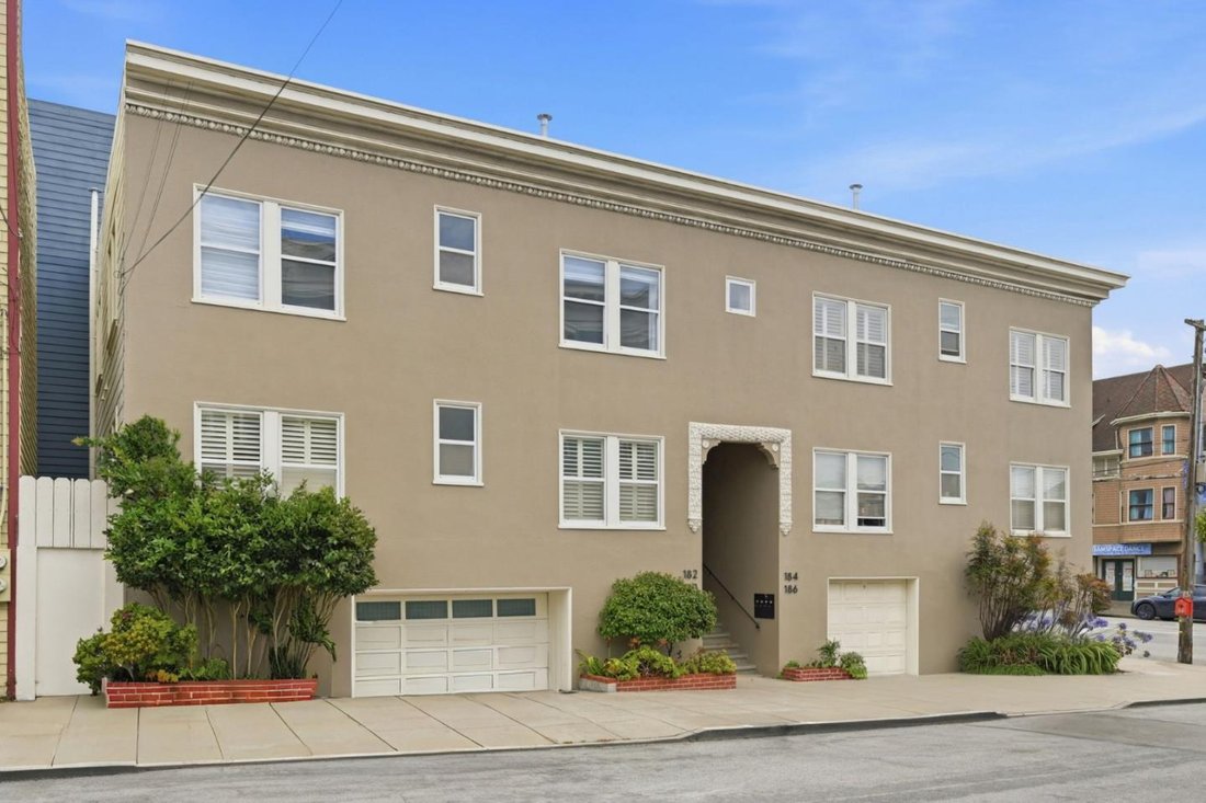 Condo in San Francisco, California, United States 3 - 18493136