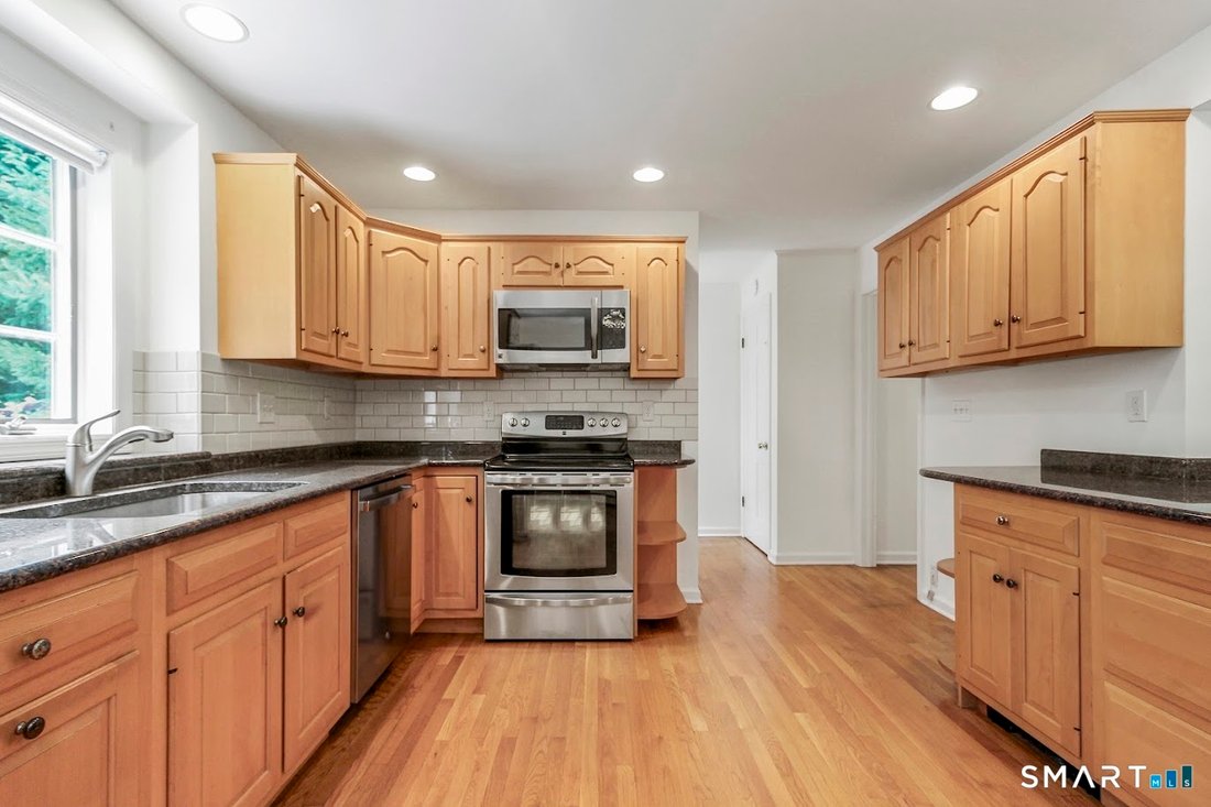 House in Trumbull, Connecticut, United States 5 - 18493400