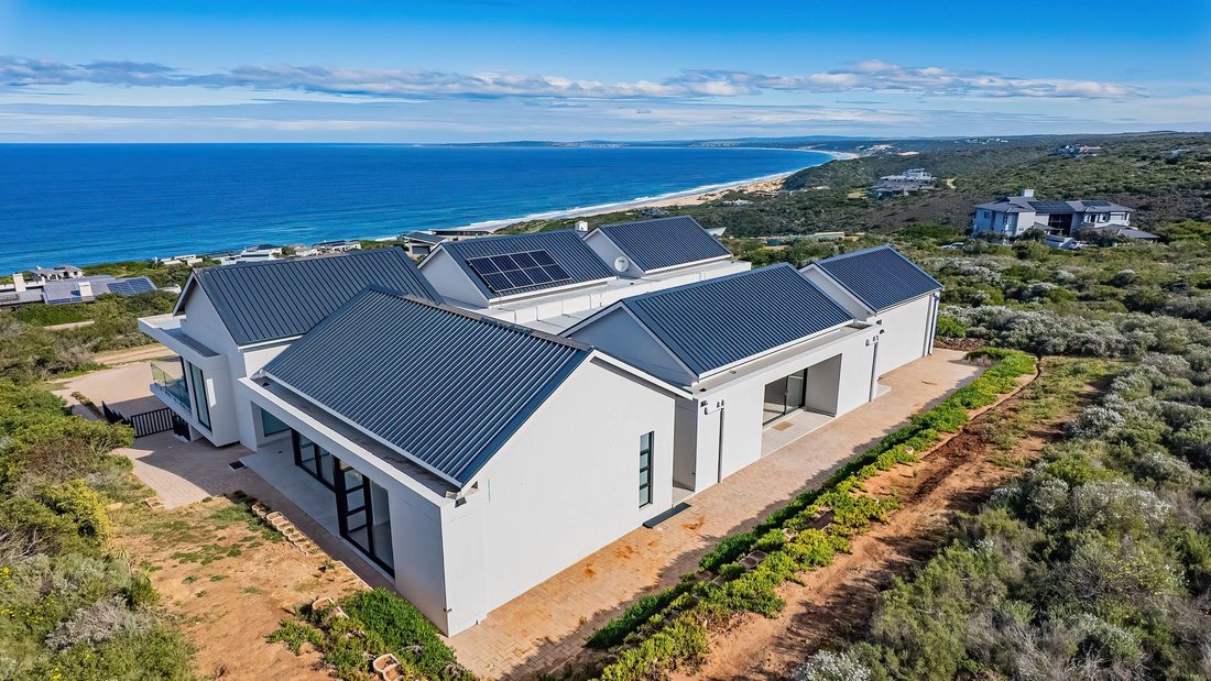 House in Mossel Bay, Western Cape, South Africa 1 - 17814378
