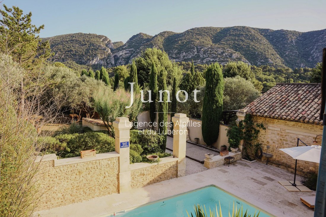 Country House in Maubec, Provence-Alpes-Côte d'Azur, France 1 - 17503167