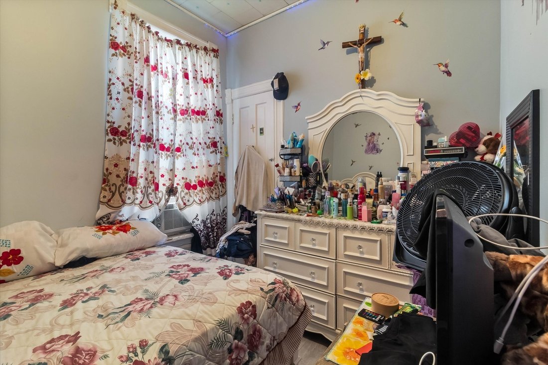 Chicago, Illinois, United States 5 - 18494661
