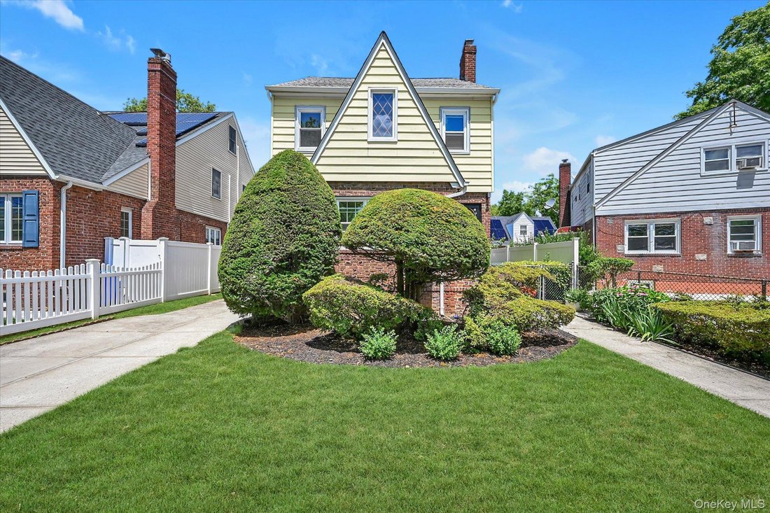 House in New York, New York, United States 1 - 18495068