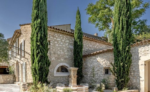 Country House in Eygalières, Provence-Alpes-Côte d'Azur, France 1