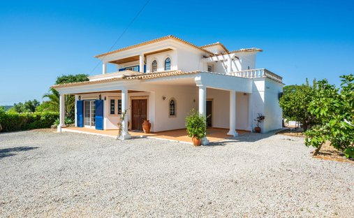 Villa in Loule (Sao Clemente), Algarve, Portugal 1