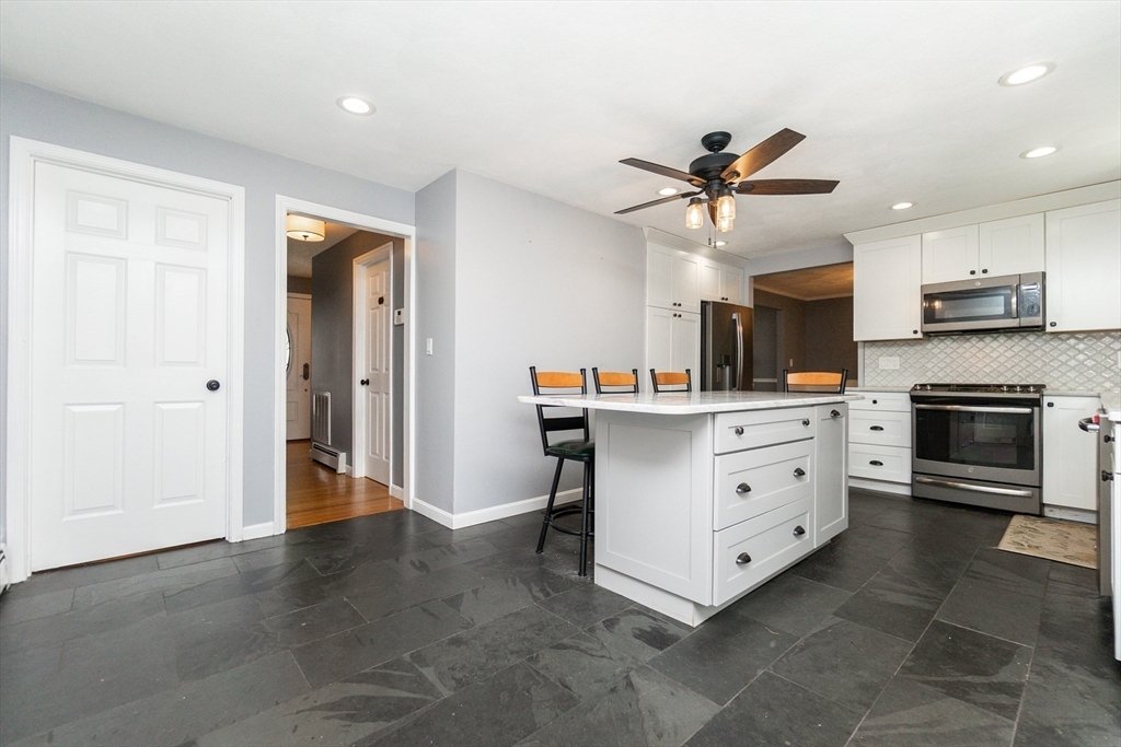 House in Saugus, Massachusetts, United States 5 - 18007207
