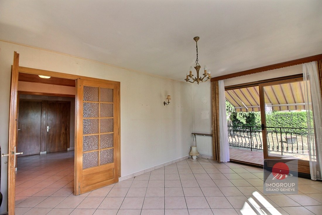 Villa in Chens-sur-Léman, Auvergne-Rhône-Alpes, France 2 - 18495658