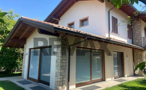 Villa in Treviolo, Lombardy, Italy 1