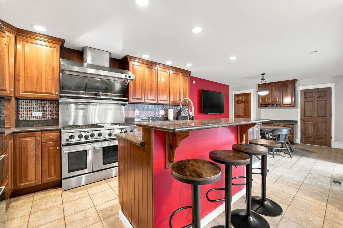 House in Clarendon Hills, Illinois, United States 5 - 18494676