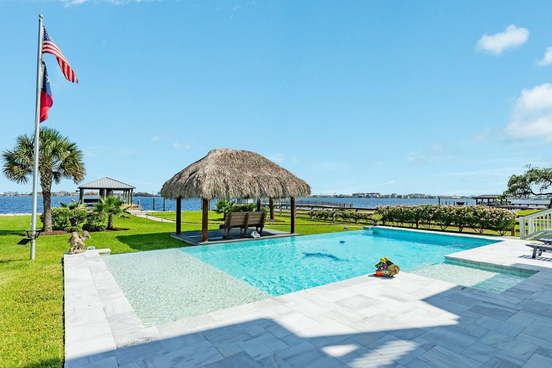 House in Galveston, Texas, United States 5 - 18494075