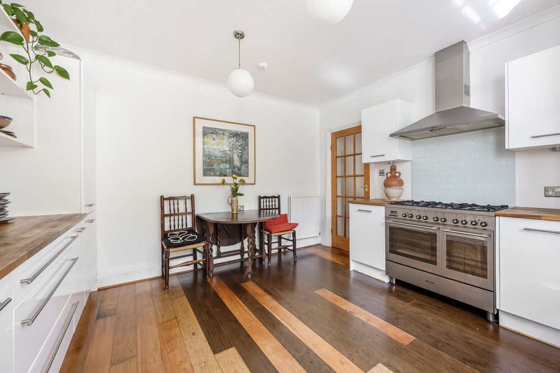 Apartment in Courtenay Terrace, Hove, England 5 - 18495007