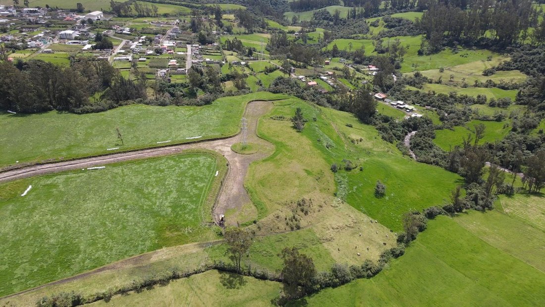 Land in Tambillo, Pichincha, Ecuador 1 - 18492623