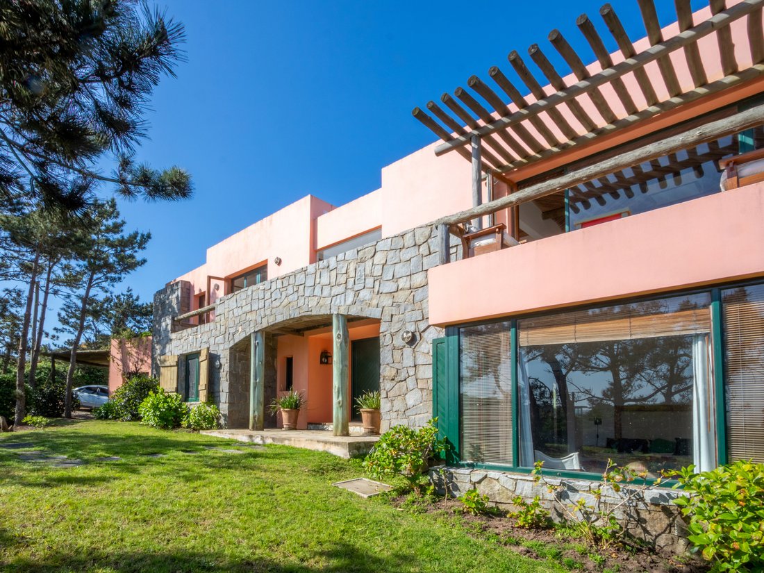 Villa in Laguna Blanca, Maldonado Department, Uruguay 2 - 18493089