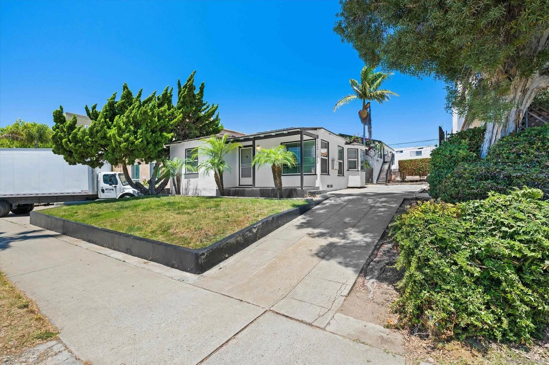 San Diego, California, United States 1 - 18493807