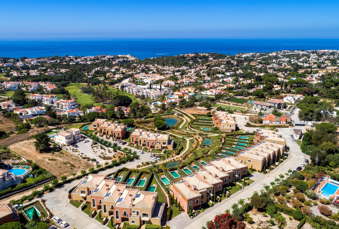 Townhouse in Carvoeiro, Algarve, Portugal 1 - 17702591
