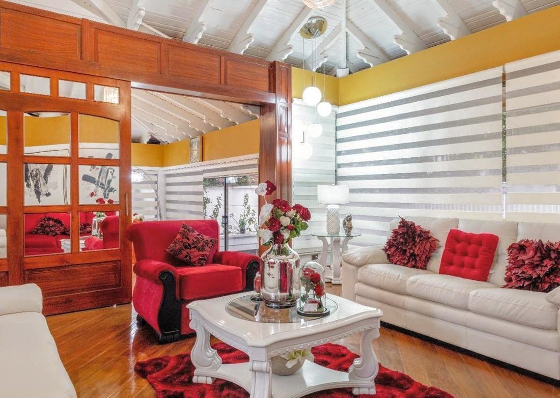 House in Quito, Pichincha, Ecuador 2 - 18492574