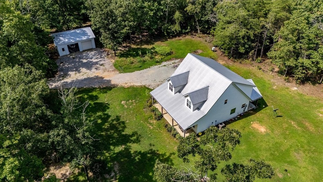 House in Summertown, Tennessee, United States 4 - 18493768