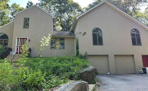 House in West Greenwich, Rhode Island, United States 1