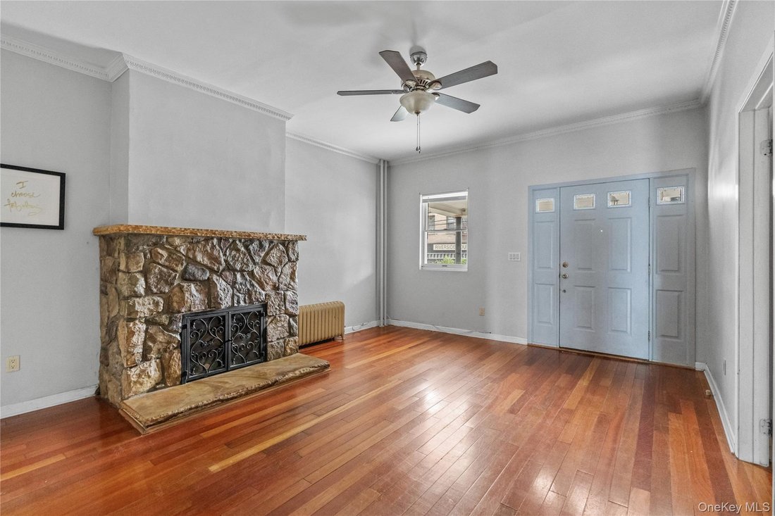 House in Yonkers, New York, United States 4 - 18493551