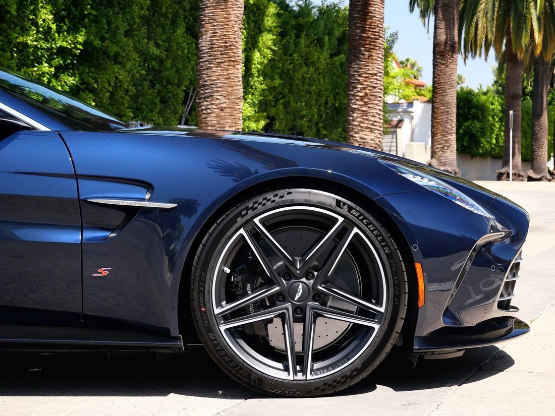 Coupe in Beverly Hills, CA, United States 4 - 18494784