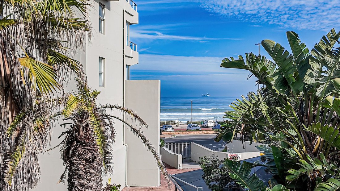 House in Bothasig, Cape Town, South Africa 1 - 18492217