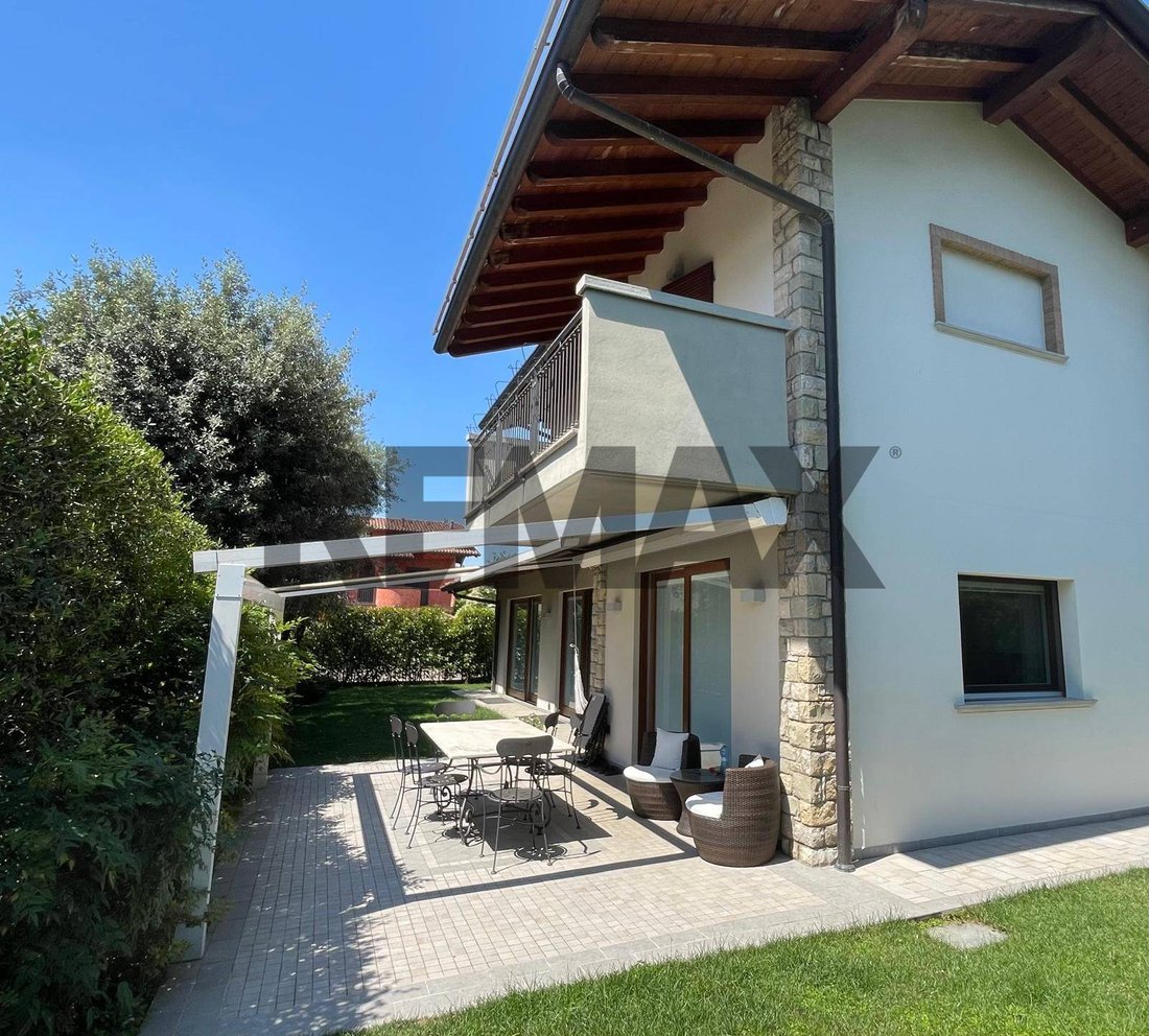 Villa in Treviolo, Lombardy, Italy 2 - 18495877