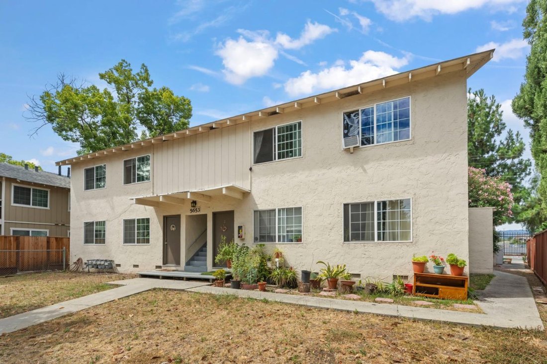 San Jose, California, United States 1 - 18493150