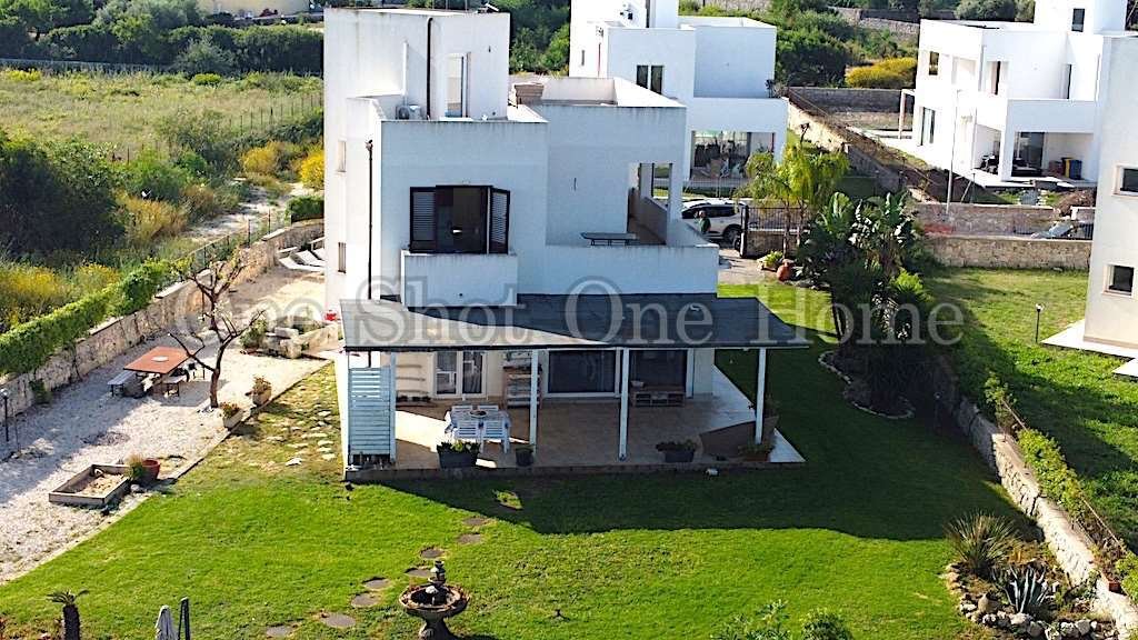 Villa in Fontane Bianche, Sicily, Italy 3 - 18495092