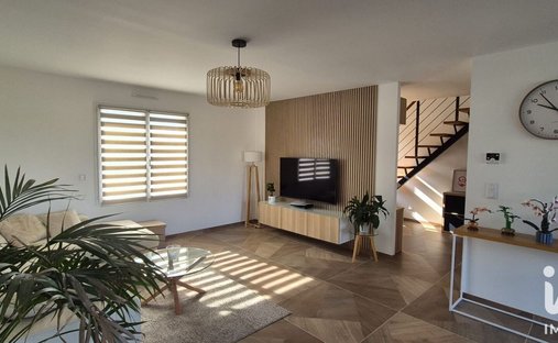 House in Presles-en-Brie, Ile-de-France, France 1