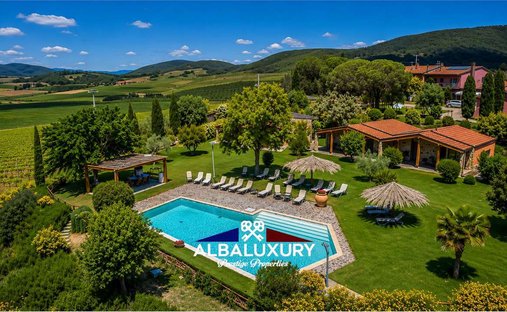 Villa in Magliano in Toscana, Tuscany, Italy 1