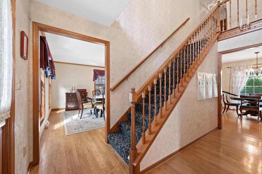 House in Waukesha, Wisconsin, United States 4 - 18494580