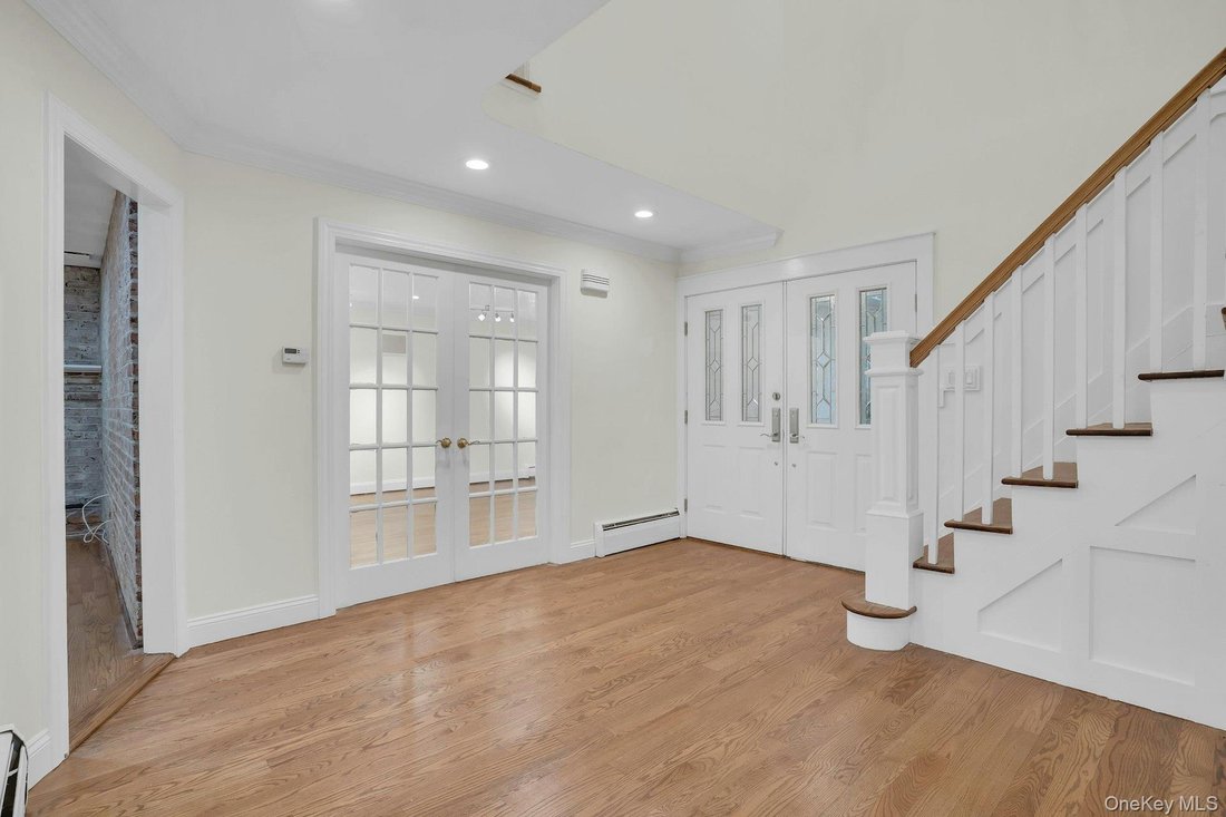 House in Huntington Station, New York, United States 5 - 18493428