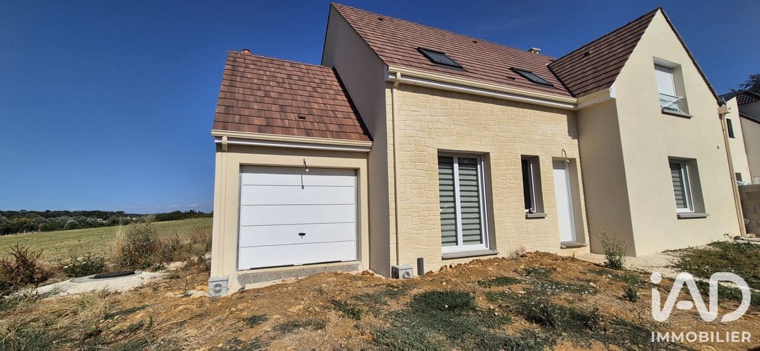 House in Presles-en-Brie, Ile-de-France, France 2 - 18495784