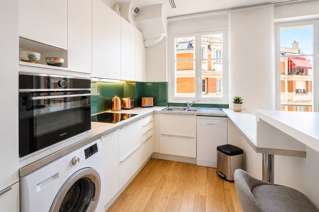 Apartment in Auteuil Sud, Paris 16e Arrondissement, Paris 3 - 18492115