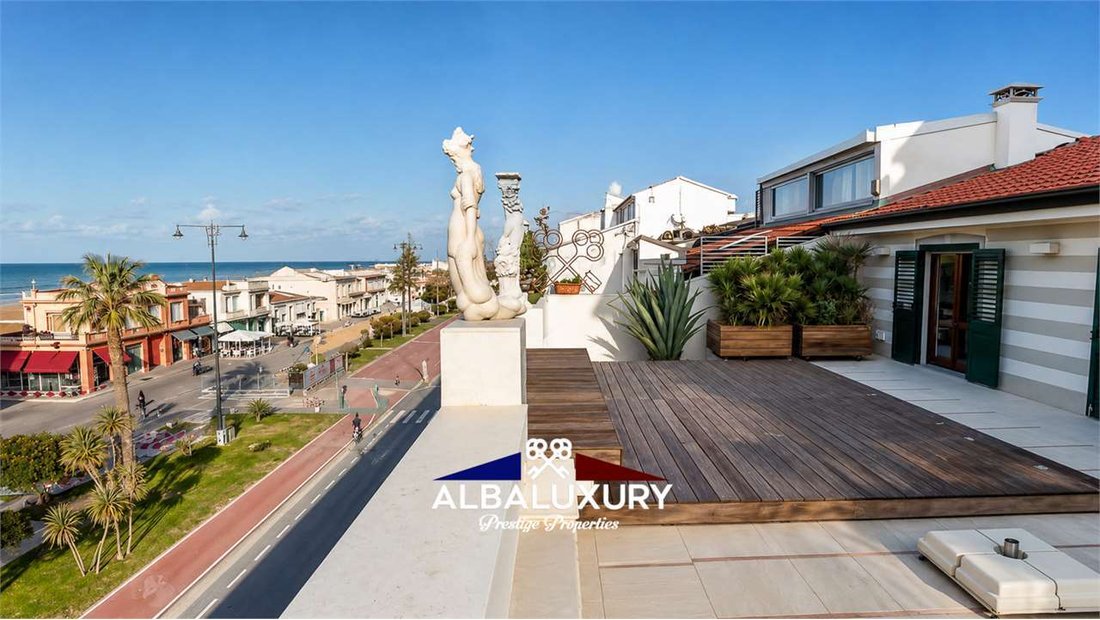 Villa in Lungomare, Viareggio, Tuscany 2 - 15347373