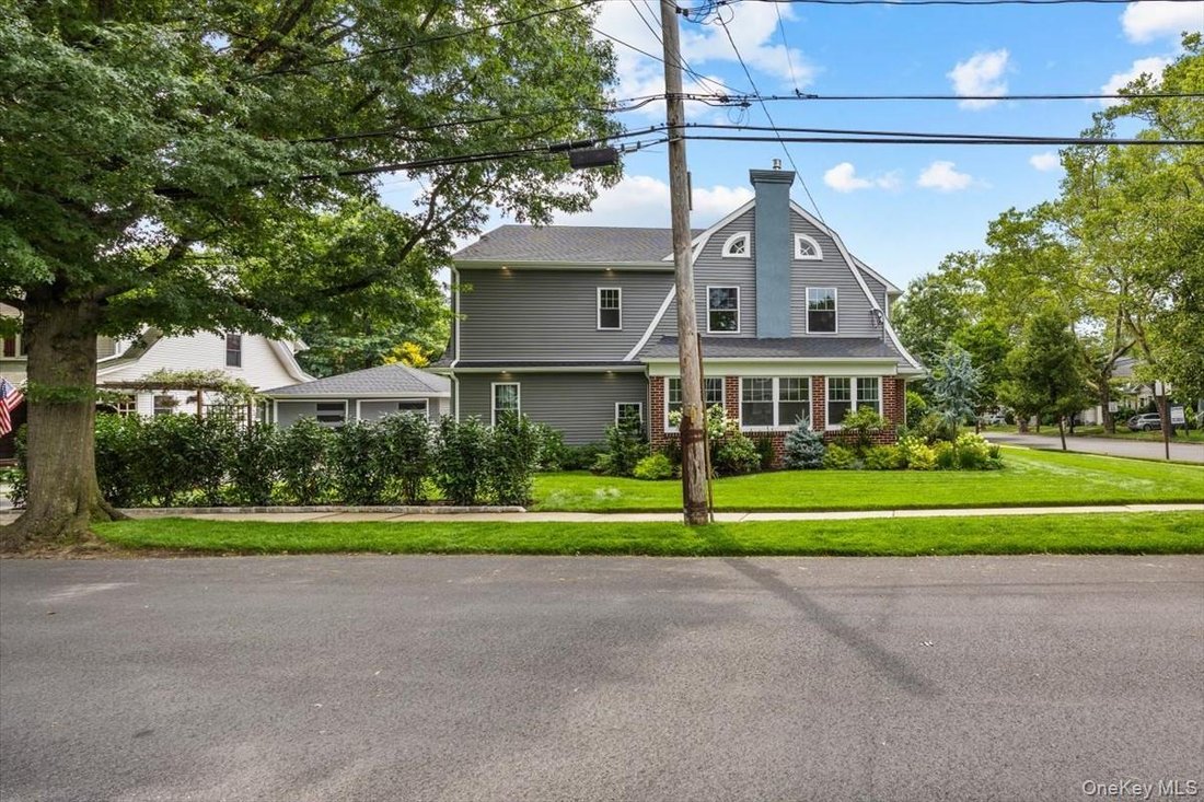 House in North New Hyde Park, New York, United States 2 - 18493574
