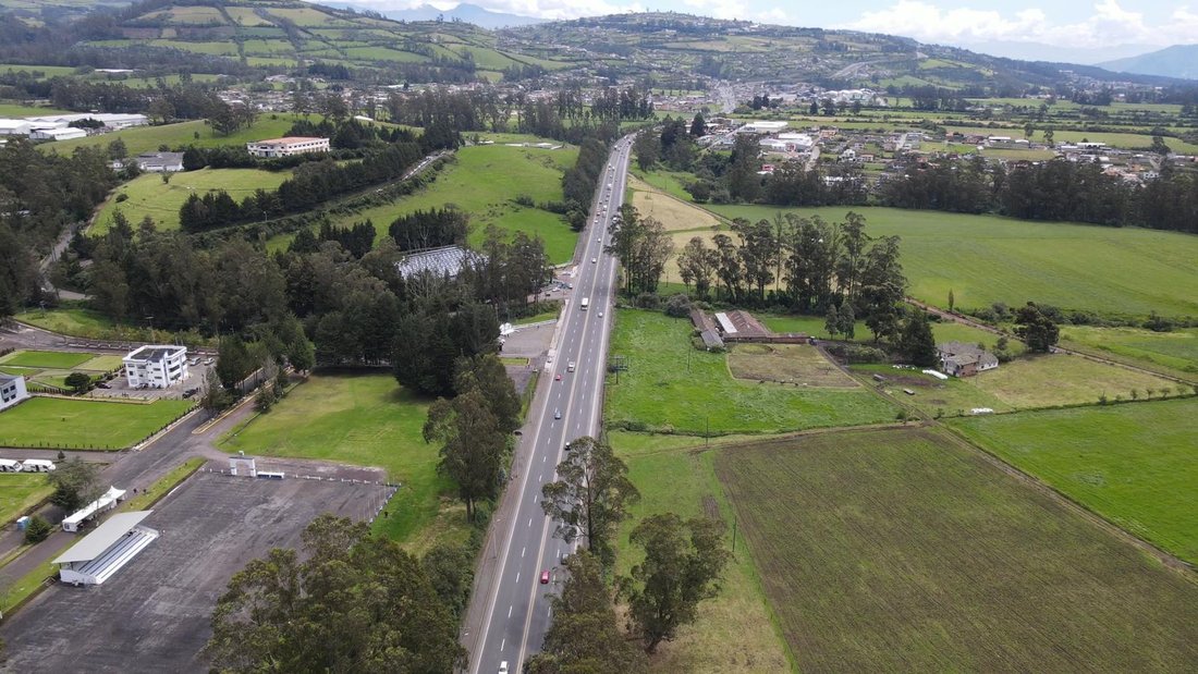 Land in Tambillo, Pichincha, Ecuador 2 - 18492619
