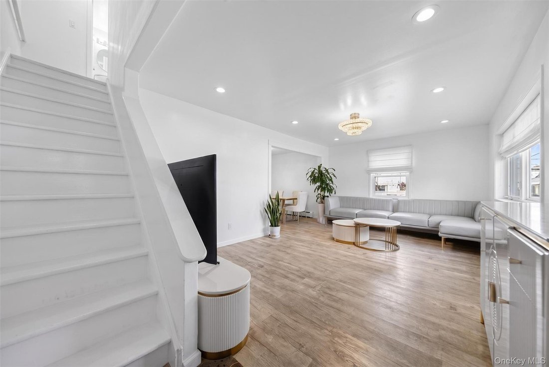 House in New York, New York, United States 5 - 18493561