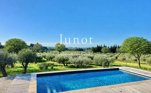 Villa in Fontvieille, Provence-Alpes-Côte d'Azur, France 1
