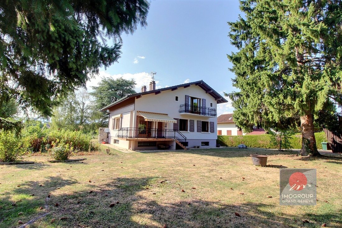 Villa in Chens-sur-Léman, Auvergne-Rhône-Alpes, France 1 - 18495658